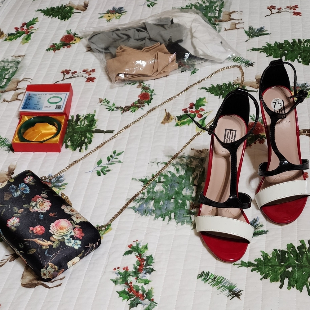 Women Sexy Heels 👠 Size 7.5 US.